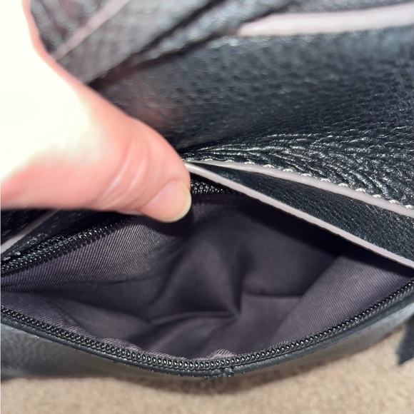 The Sak | Black Leather | Crossbody | Shoulder Bag - Picture 7 of 16